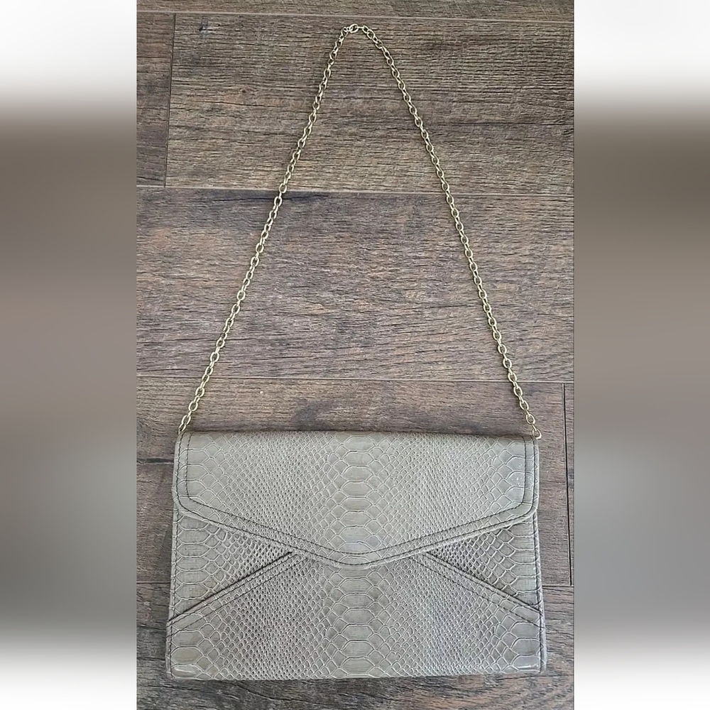 Vintage Aldo Gold Textured Clutch with Chain Strap